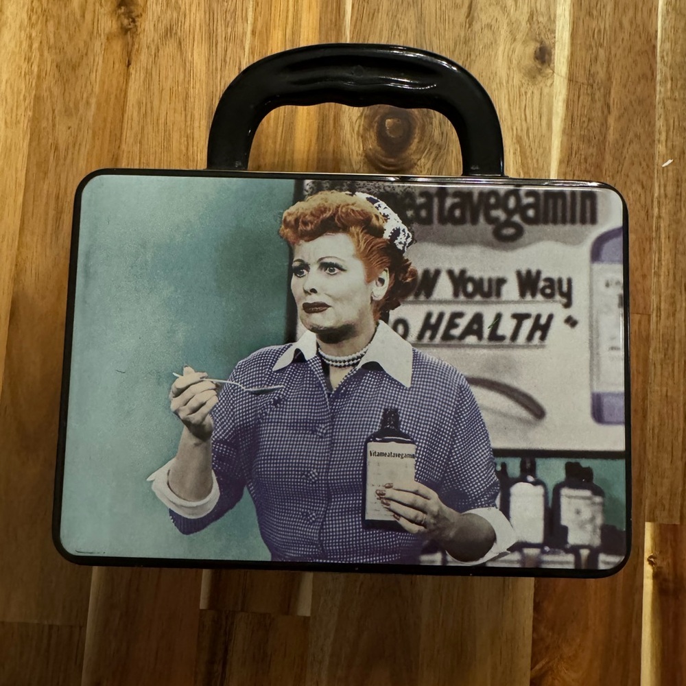 Vintage Style Lunchbox with Iconic TV Scene